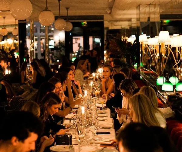 Отель Thoumieux Париж