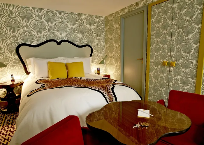 Отель Thoumieux Париж