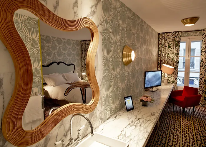 Отель Thoumieux Париж