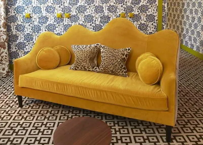 Отель Thoumieux