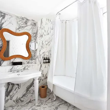 Hotel Thoumieux Paris